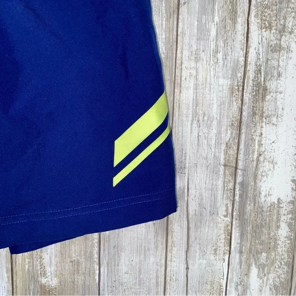 Under Armor Men’s Blue Athletic Shorts - Picture 2 of 3